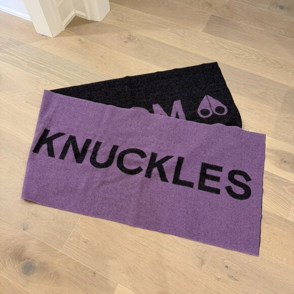 BNWT Moose Knuckles Cashmere Logo Scarf in Arctic Violet/Black - Picture 2 of 7